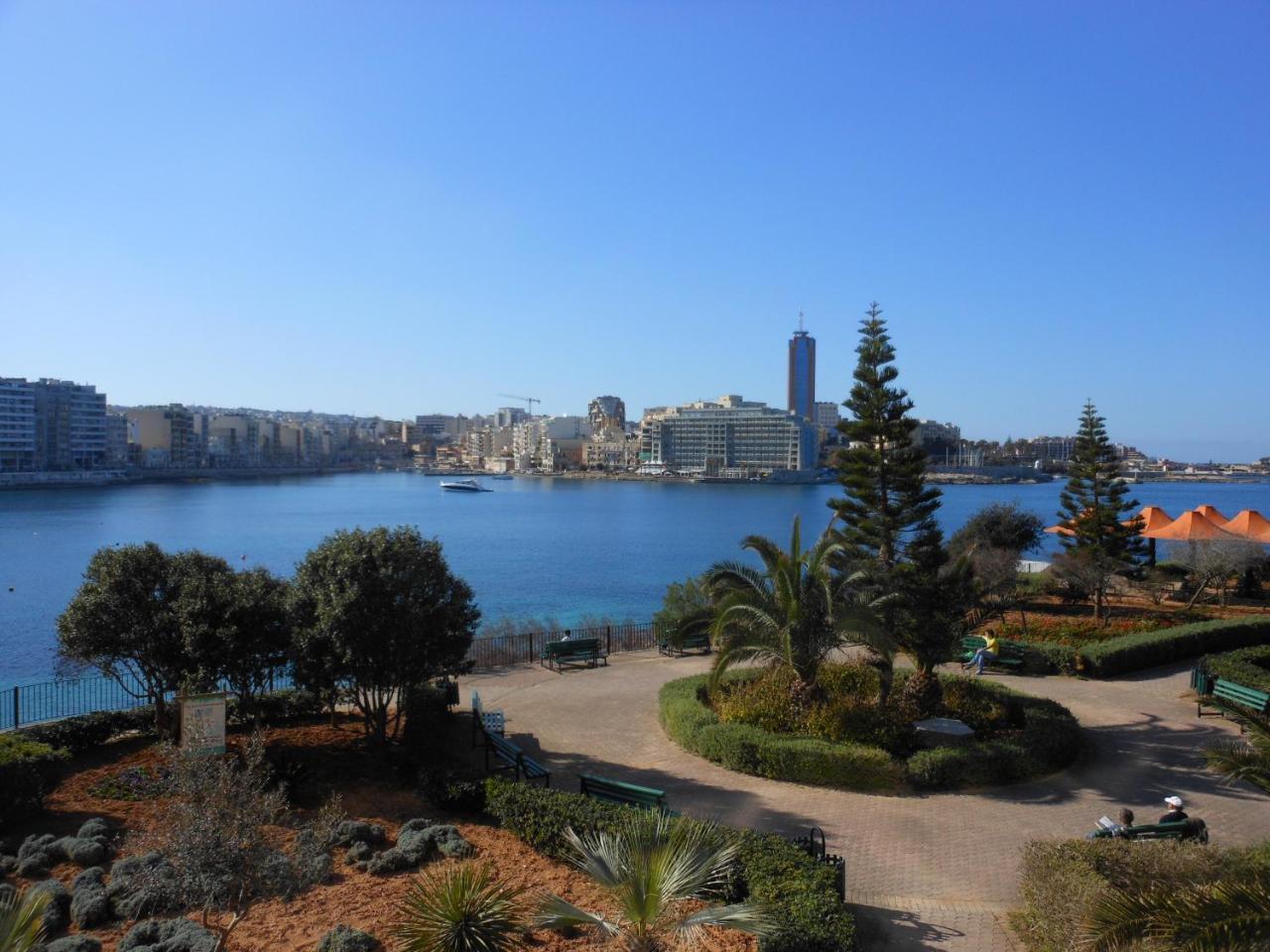 Marvellous Seafront Apartment Sliema Exteriör bild